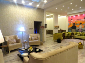 فيلا ماماز بدروم مساحه كبيره وغرفة سينما, Riyadh